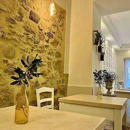 Elea Hotel 3*